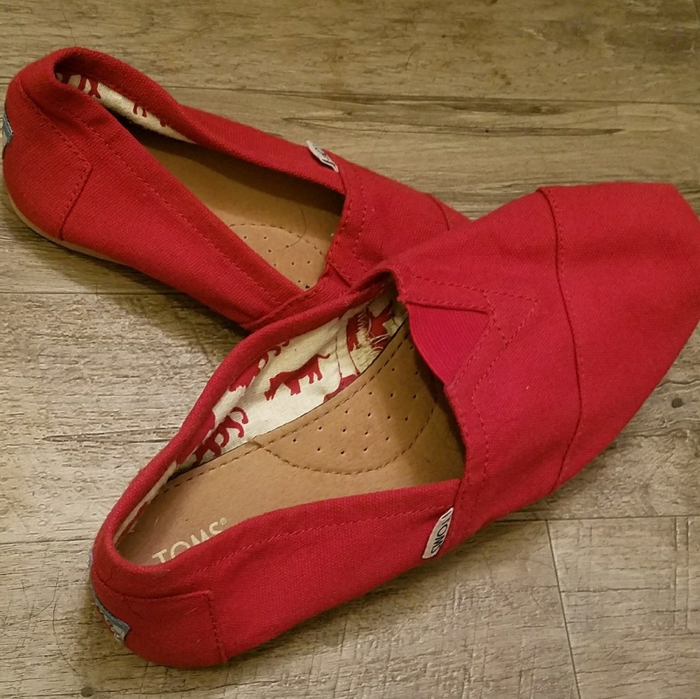 Mens Toms